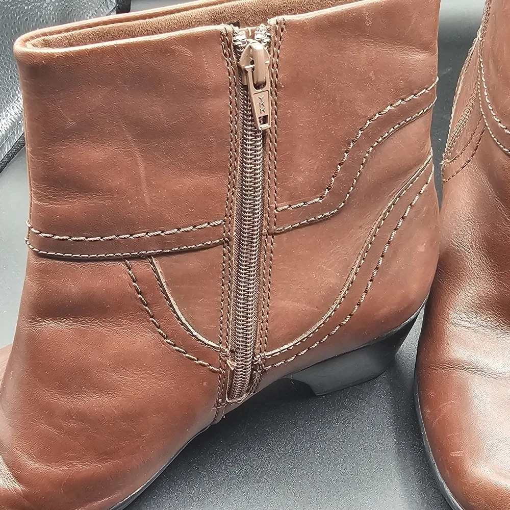 Clarks Womens Ingalls Tweed Booties